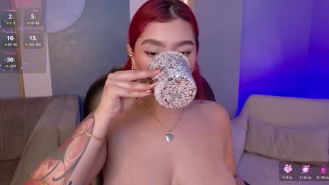 Violett Castel online show from November 8, 8:01 pm