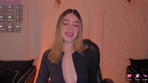 Violett  online show from March 8, 9:24 am