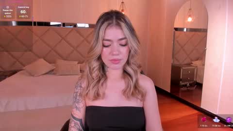 Violett  online show from November 18, 6:33 pm