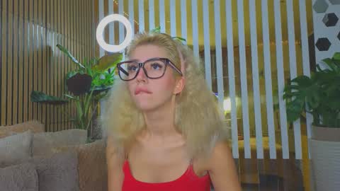 Violetta online show from October 12, 8:43 pm