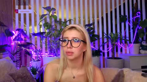 Violetta online show from November 30, 11:01 pm