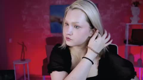 Violett online show from July 3, 8:08 am