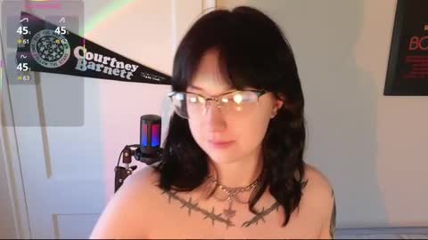 Snapshot of violetwinter666 chatting on March 7, 3:07 pm Violet Winter  indie sleaze goth girl next door online show from March 7, 3:07 pm