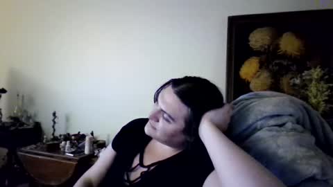 priscilla online show from April 25, 5:53 am