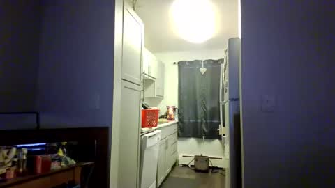 priscilla online show from April 16, 10:56 pm