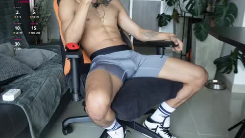 VITO BENZ online show from April 20, 6:55 pm