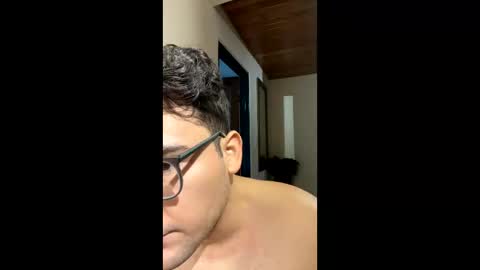 Snapshot of vito_ferrero chatting on October 11, 9:25 am Vito Ferrer online show from October 11, 9:25 am