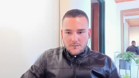 Snapshot of vito_ferrero chatting on February 18, 5:09 pm Vito Ferrer online show from February 18, 5:09 pm