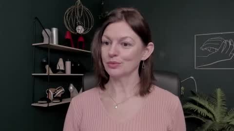 Vivian online show from December 2, 6:45 am