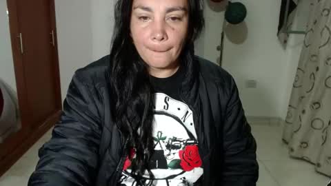 vivian_milf_paint online show from October 9, 3:56 am