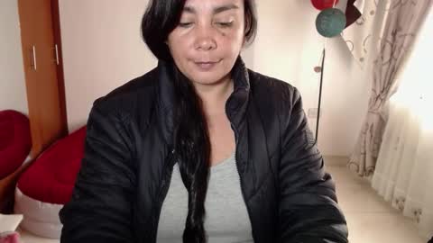 vivian_milf_paint online show from December 4, 2:38 pm