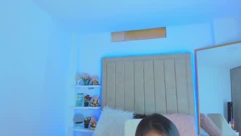 Vivian Monroe online show from February 15, 12:43 pm