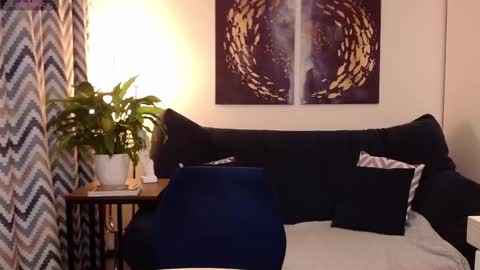 Vivian online show from September 20, 5:49 pm