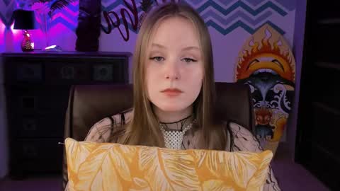 Vivien online show from March 2, 9:10 am