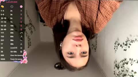 Vivi online show from December 15, 9:38 am