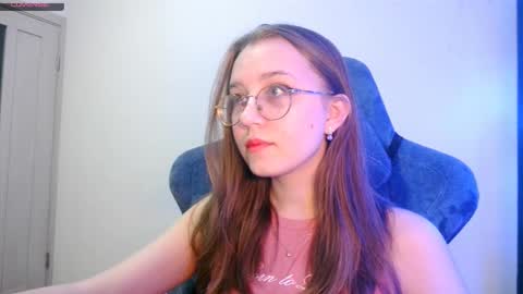 vivivivikkie online show from December 16, 4:35 pm