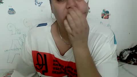 Snapshot of vixenbya chatting on December 8, 9:02 am vixenbya online show from December 8, 9:02 am