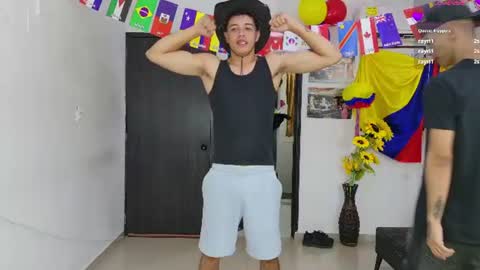 voyeurism_guys online show from July 7, 10:36 pm