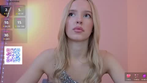 w_pickmebabby_w online show from November 3, 8:10 pm