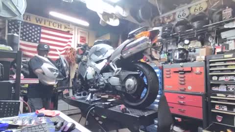 wakesblowinclouds online show from October 6, 12:12 pm