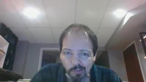 walker033 online show from December 17, 4:52 am