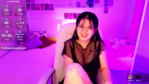 Snapshot of wander_waves chatting on September 30, 8:52 pm Wanda online show from September 30, 8:52 pm