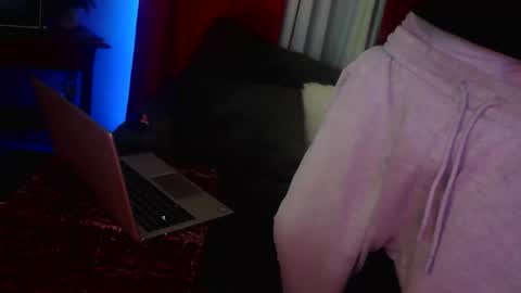 wantmymantofukme online show from November 27, 5:42 pm