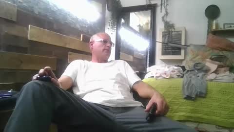 wantmymantofukme online show from September 27, 7:39 am