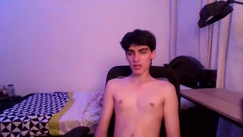 Snapshot of warrenblushfire chatting on October 18, 7:01 am  W A R R E N B L U S H F I R E online show from October 18, 7:01 am