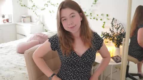 Snapshot of watermelon_sugar_ chatting on October 17, 11:03 am Tess  Pls support me with  Can we reach 155 my favorite number online show from October 17, 11:03 am
