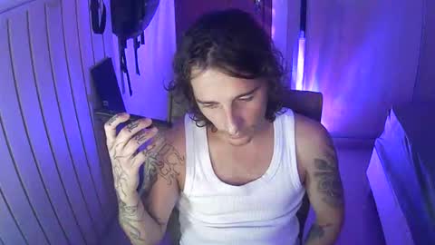 wave_boyy online show from May 8, 10:37 pm