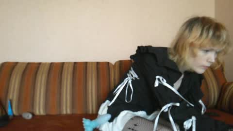 Elly online show from May 5, 2:45 pm