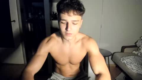 wee_willy_winky online show from June 12, 10:31 pm