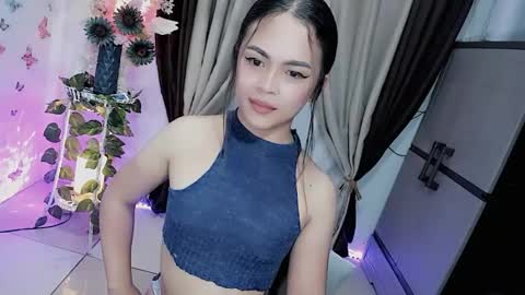 Hi Im LOVIE Please dont forget to follow and thumbs up me online show from February 24, 10:02 pm