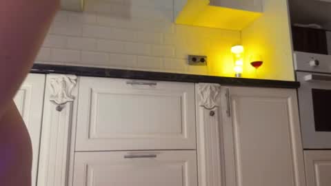 Daisy    online show from January 5, 8:21 pm