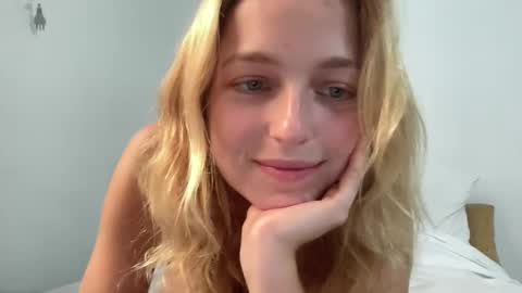 wenus_ss online show from March 1, 8:35 pm