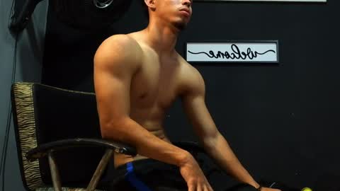 wesley_77 online show from May 5, 11:43 pm