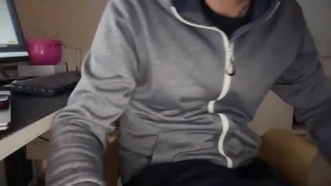 wet_adidasboy online show from December 4, 7:30 am