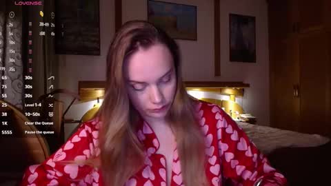 Lana online show from March 24, 9:10 pm