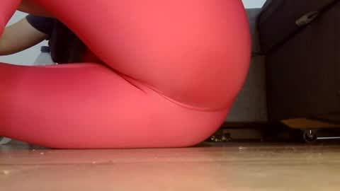 Snapshot of wet_pants2022 chatting on October 21, 11:48 am wet_pants2022 online show from October 21, 11:48 am