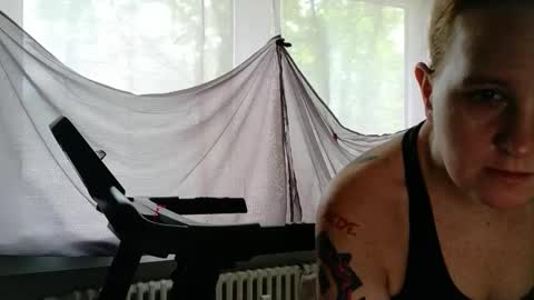 Wetgerman online show from May 9, 11:05 am