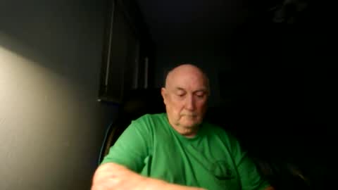 Snapshot of wfs2946 chatting on October 24, 12:11 am wfs2946 online show from October 24, 12:11 am