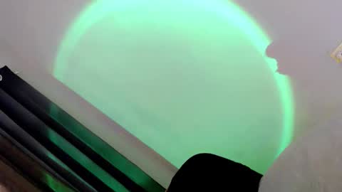 Snapshot of what_the_fuckxx chatting on October 5, 6:22 am kiara online show from October 5, 6:22 am