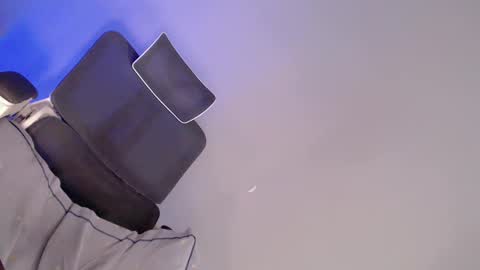 Snapshot of what_the_fuckxx chatting on February 23, 12:41 am kiara online show from February 23, 12:41 am