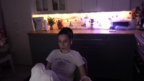 Victoria Maria online show from January 5, 5:20 pm