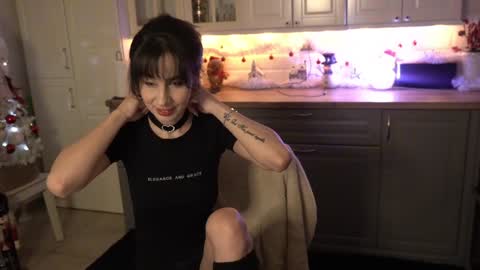 Victoria Maria online show from January 2, 6:01 pm