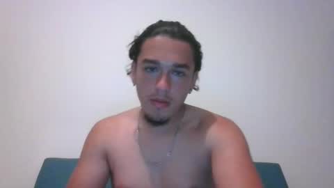 whiiteprince online show from December 9, 3:33 pm