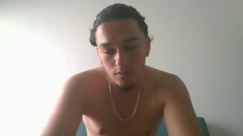 whiiteprince online show from December 18, 9:58 am