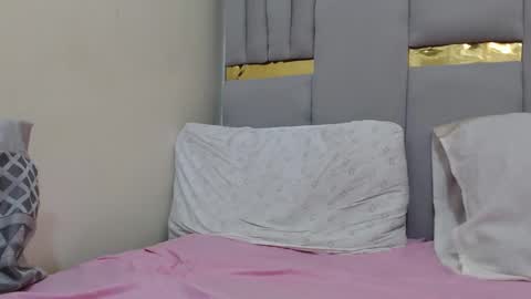 Whinebby online show from October 5, 8:23 am