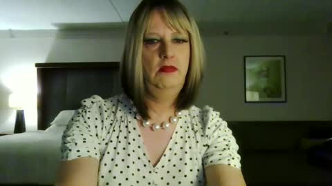 Whisper online show from January 3, 6:44 am